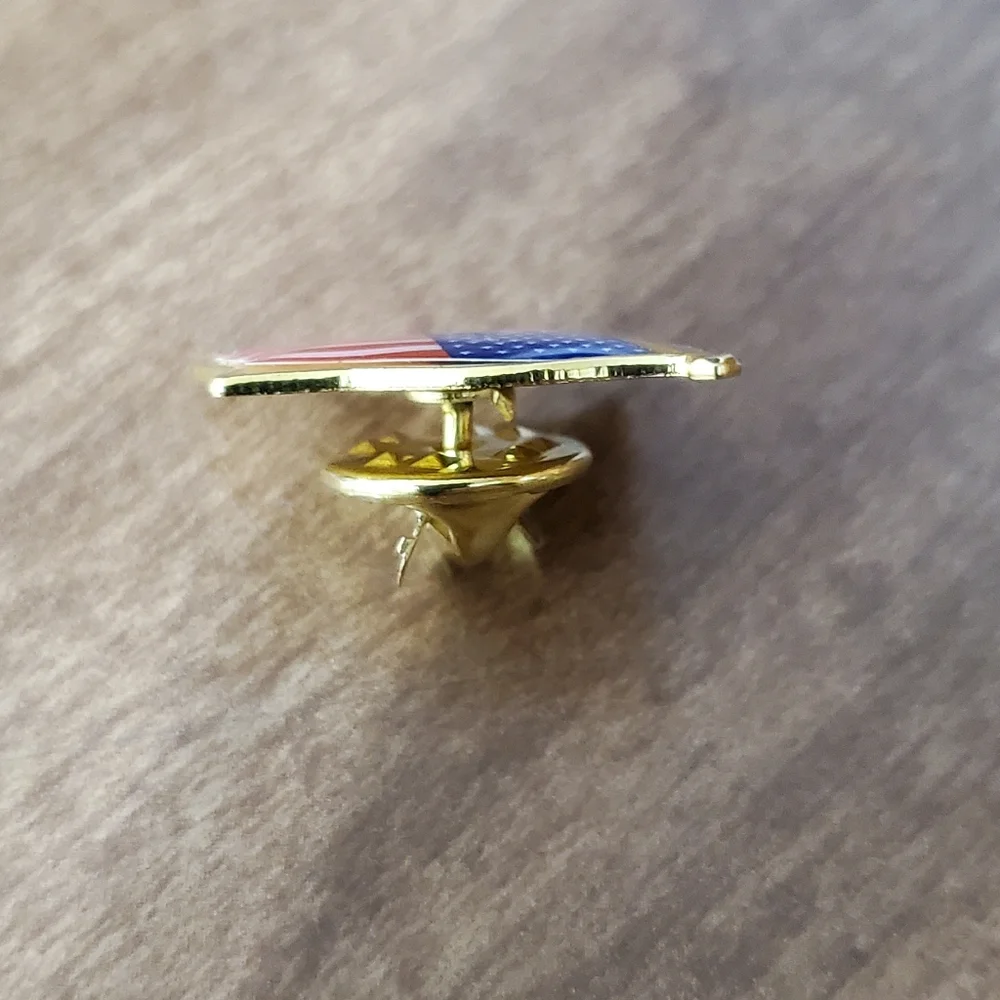 American Flag Lapel Pins, Unisex - Picture 5 of 7